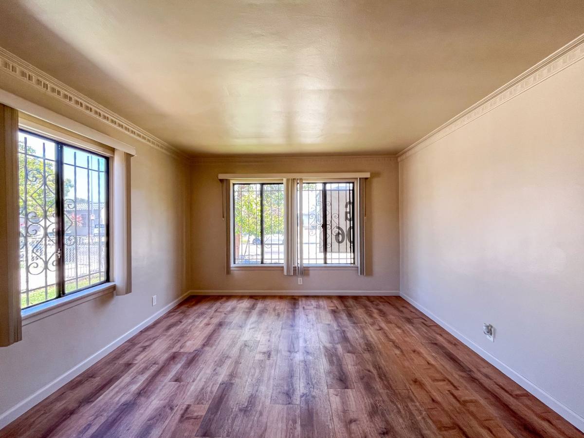Apartment for rent at 6605 S Van Ness Ave, Los Angeles, CA 90047