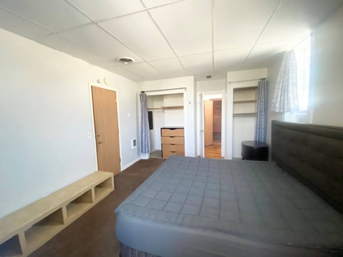 Apartment for rent at 124 1 2 E Beaufort, Normal, IL 61761