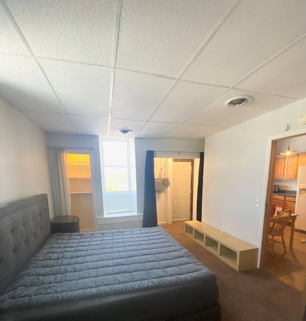 Apartment for rent at 124 1 2 E Beaufort, Normal, IL 61761