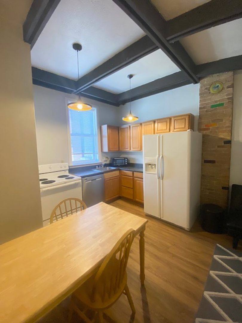 Apartment for rent at 124 1 2 E Beaufort, Normal, IL 61761