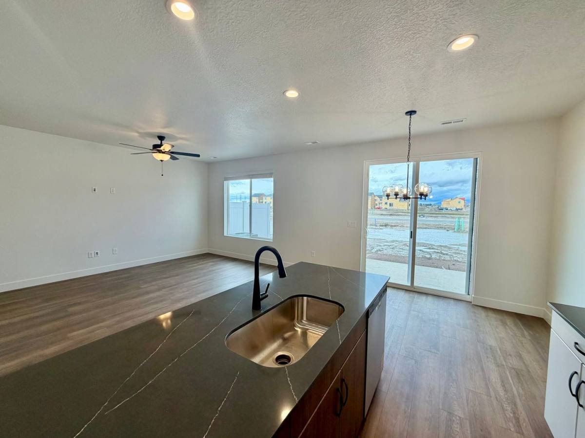 Townhouse for rent at 2717 W 2775 N, Ogden, UT 84404