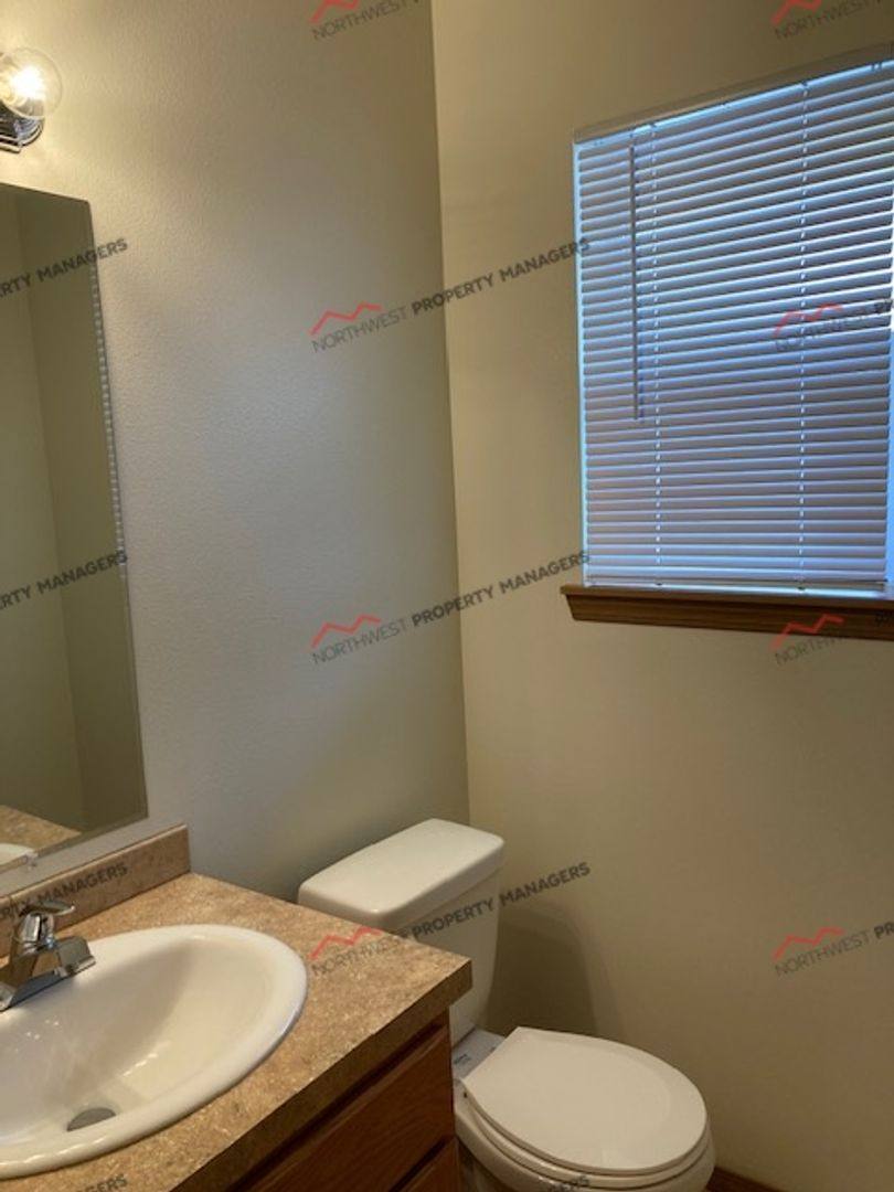 Townhouse for rent at 2381 Jackson Highway, Chehalis, WA 98532