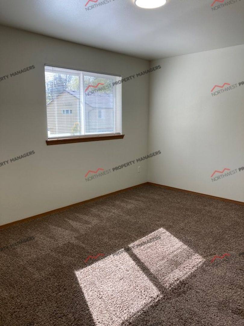 Townhouse for rent at 2381 Jackson Highway, Chehalis, WA 98532