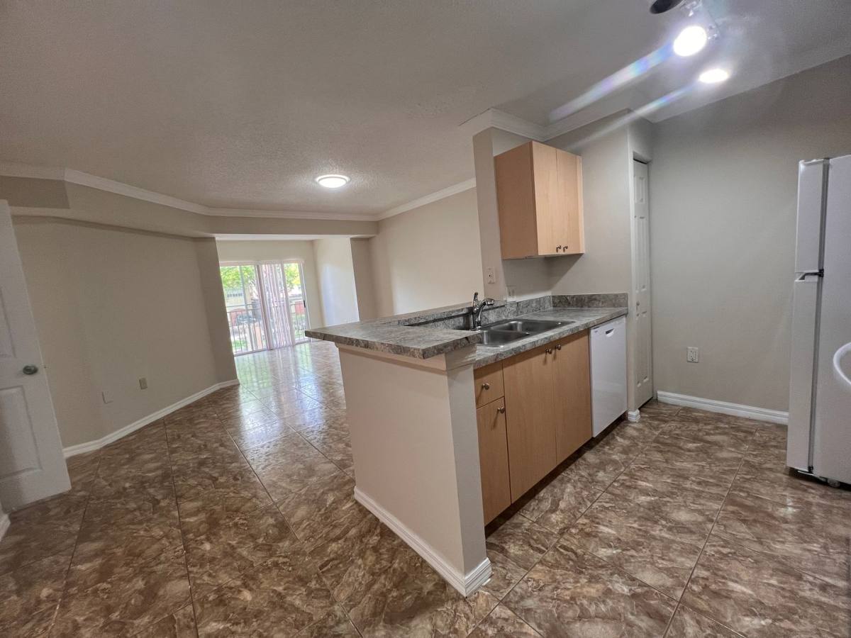 Condo for rent at 2496 Centergate Dr, Hollywood, FL 33025