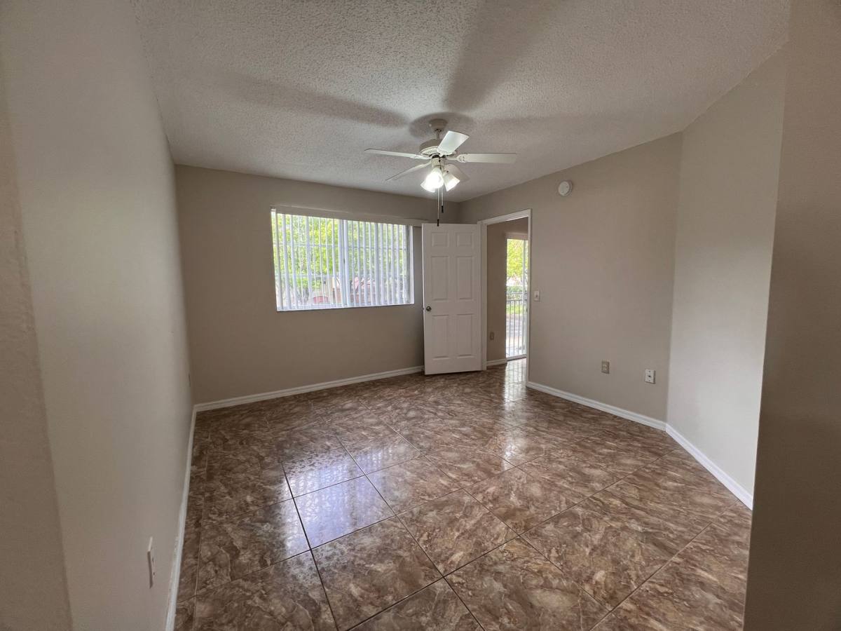 Condo for rent at 2496 Centergate Dr, Hollywood, FL 33025
