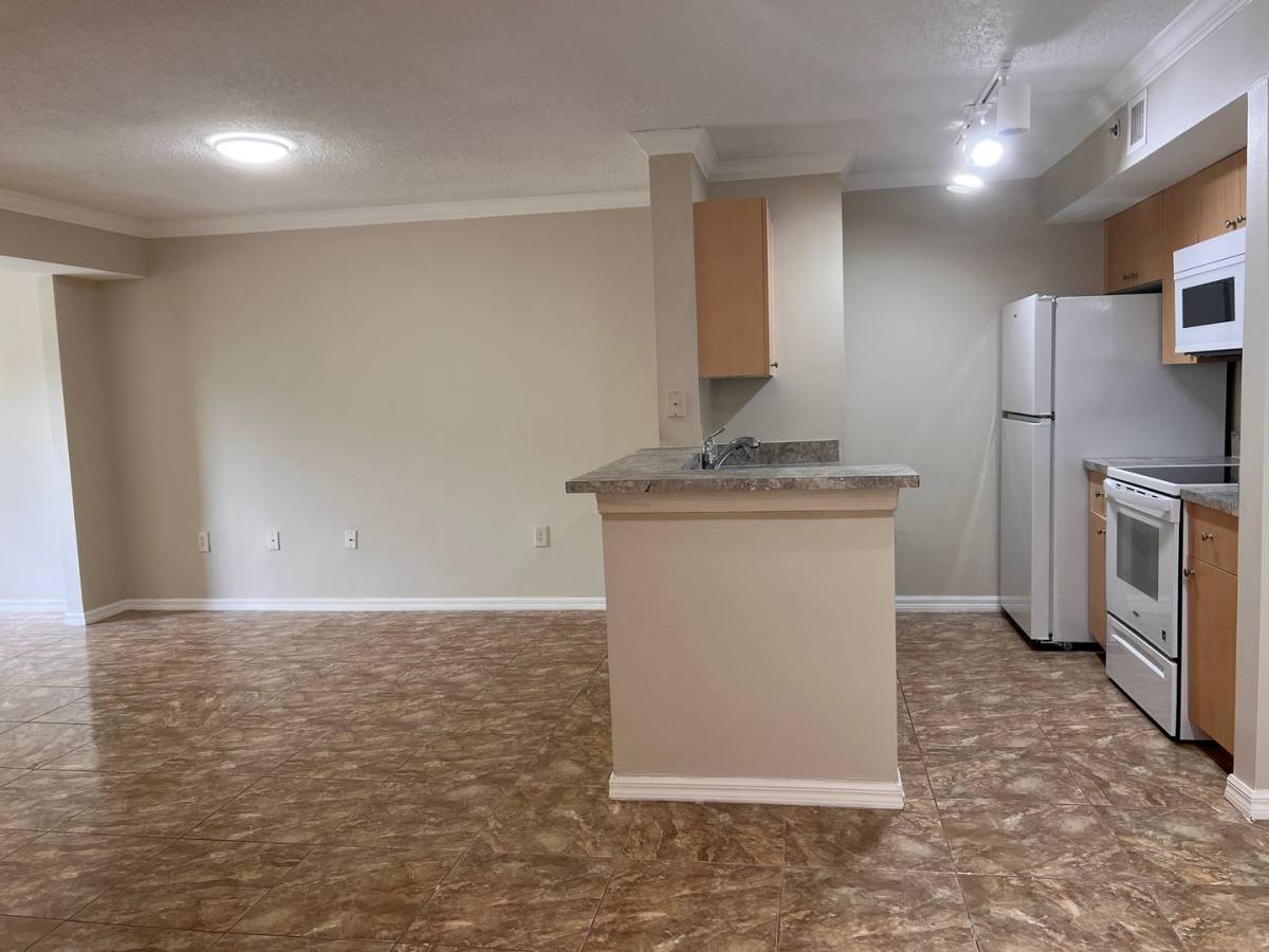 Condo for rent at 2496 Centergate Dr, Hollywood, FL 33025