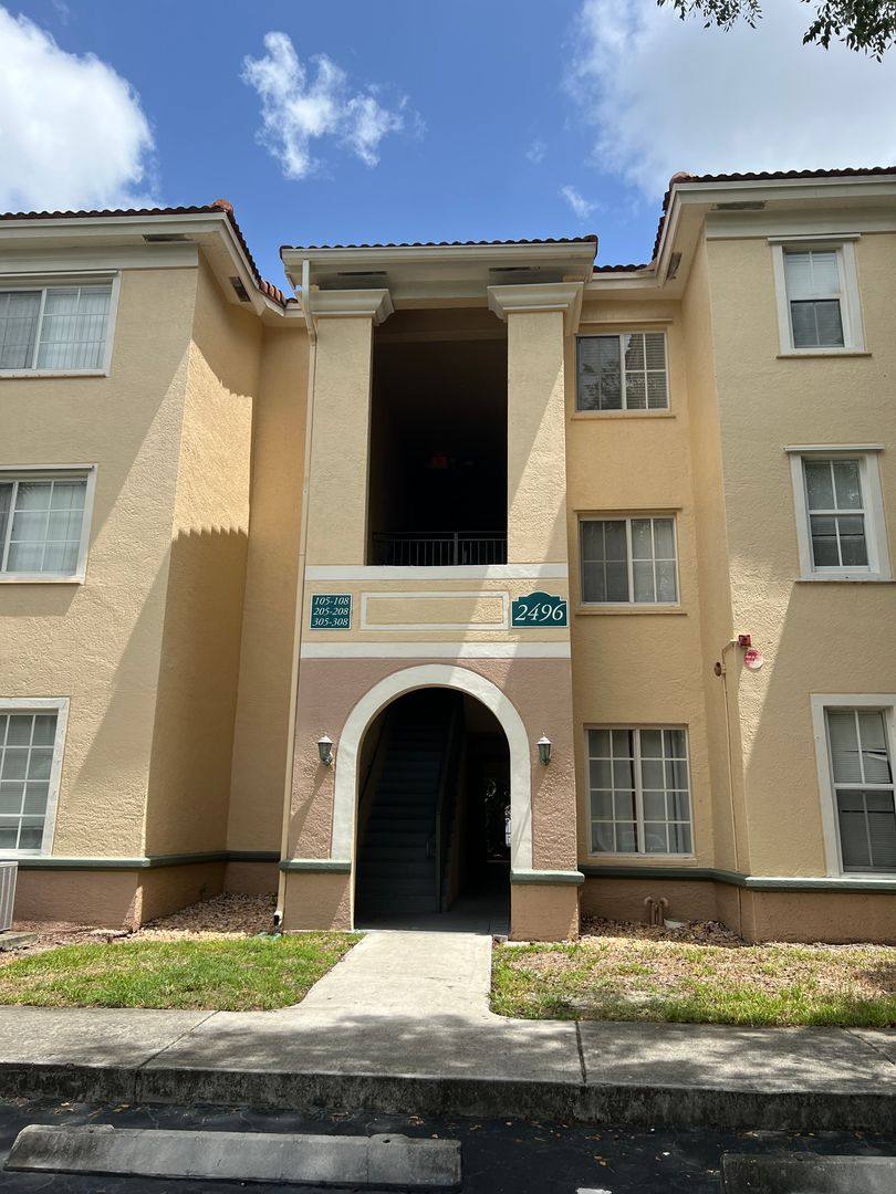 Condo for rent at 2496 Centergate Dr, Hollywood, FL 33025