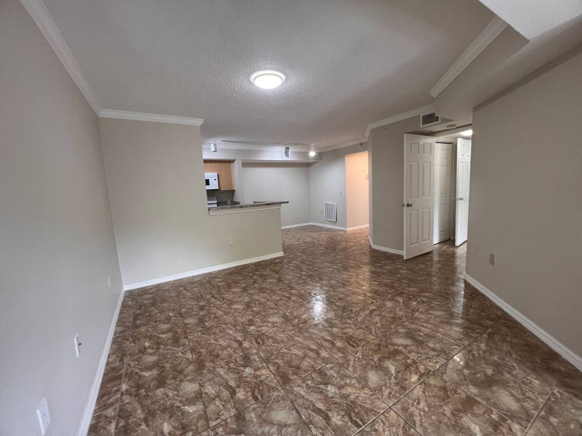 Condo for rent at 2496 Centergate Dr, Hollywood, FL 33025