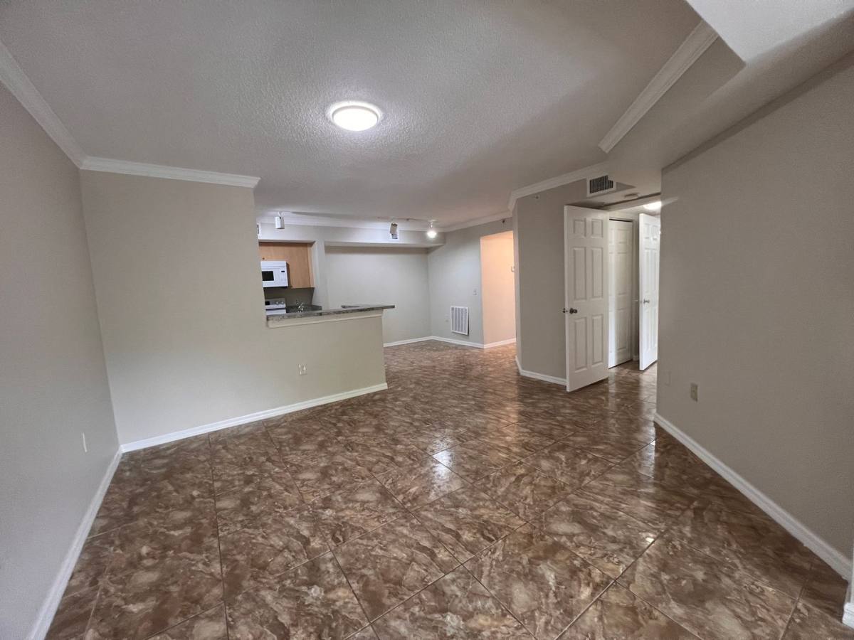 Condo for rent at 2496 Centergate Dr, Hollywood, FL 33025