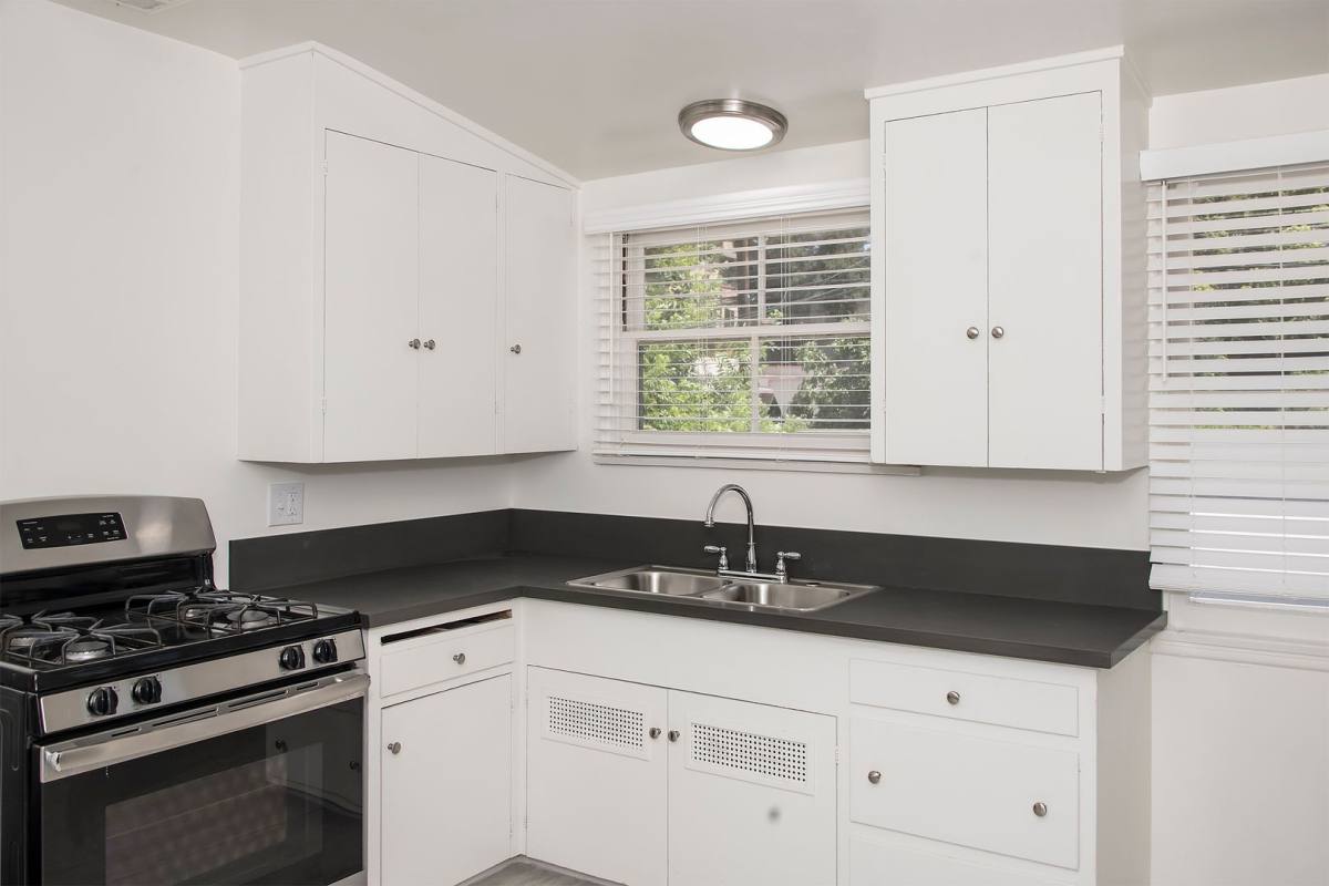 Apartment for rent at 652 Orange Grove Ave, South Pasadena, CA 91030