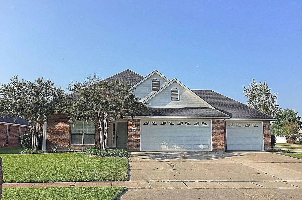 House for rent at 6011 Jason St, Bossier City, LA 71111