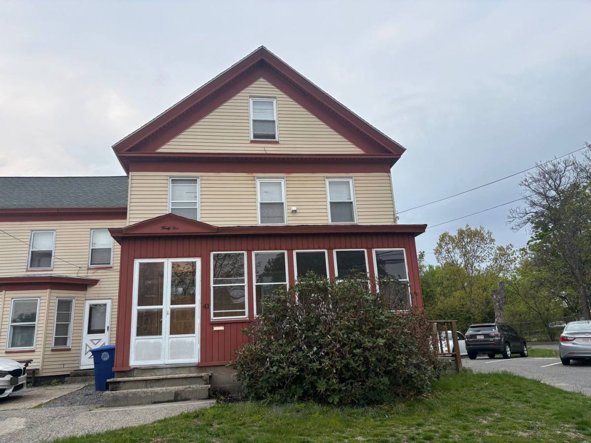 Apartment for rent at 41 Union St, Leominster, MA 01453