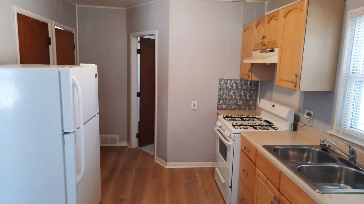 Apartment for rent at 24425 Republic, Oak Park, MI 48237