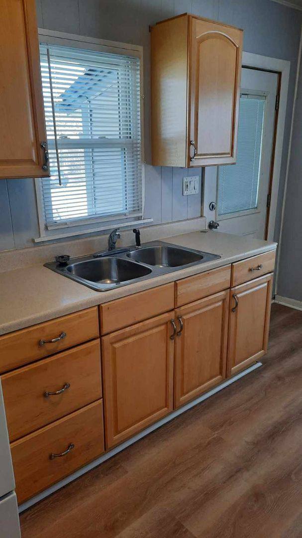 Apartment for rent at 24425 Republic, Oak Park, MI 48237