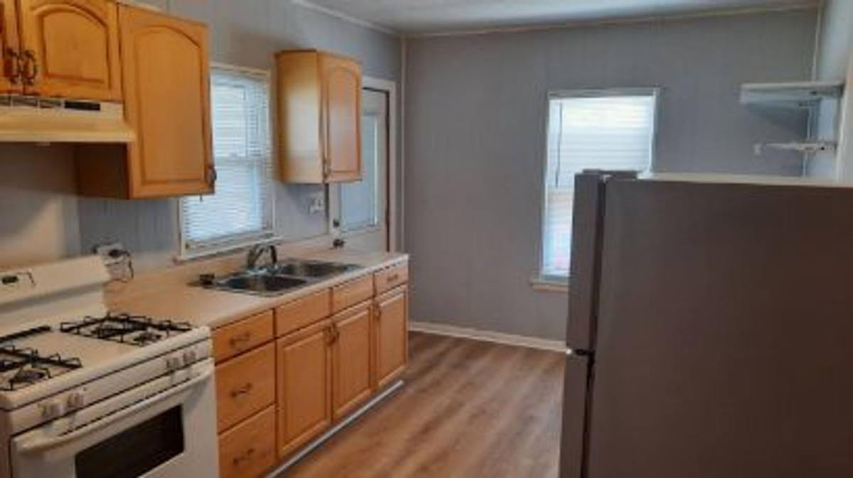 Apartment for rent at 24425 Republic, Oak Park, MI 48237