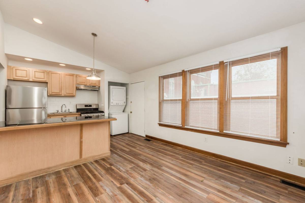 Apartment for rent at 981 Highland St, Columbus, OH 43201