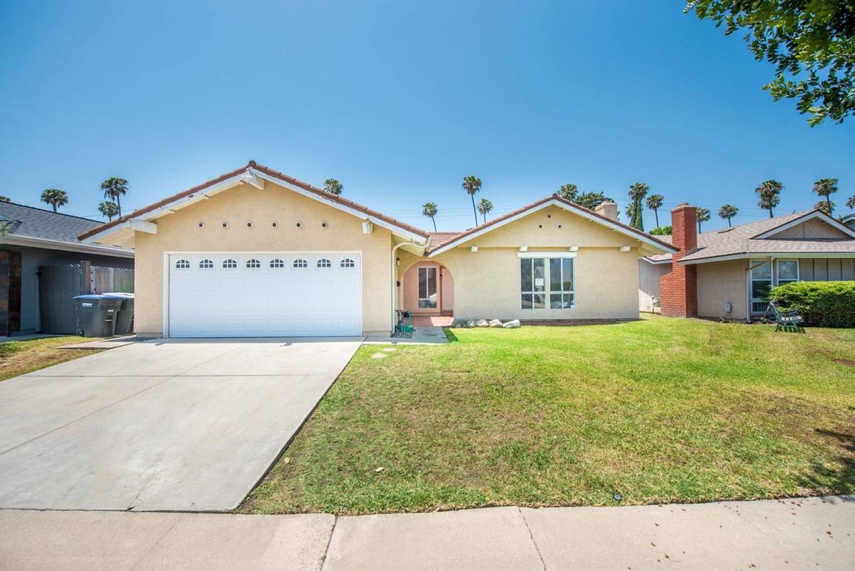 House for rent at 3069 Hayes Ave, Costa Mesa, CA 92626