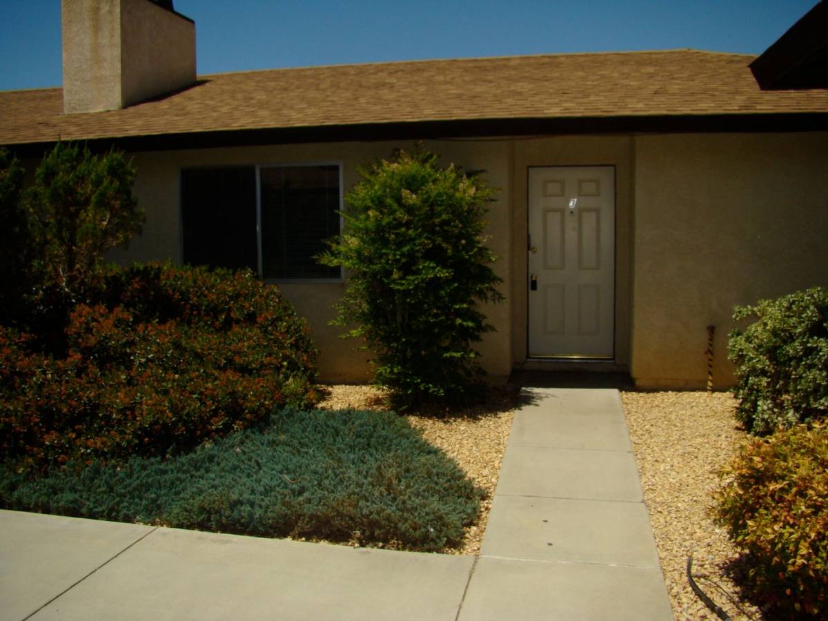 Apartment for rent at 15554 Bear Valley Rd, Victorville, CA 92395
