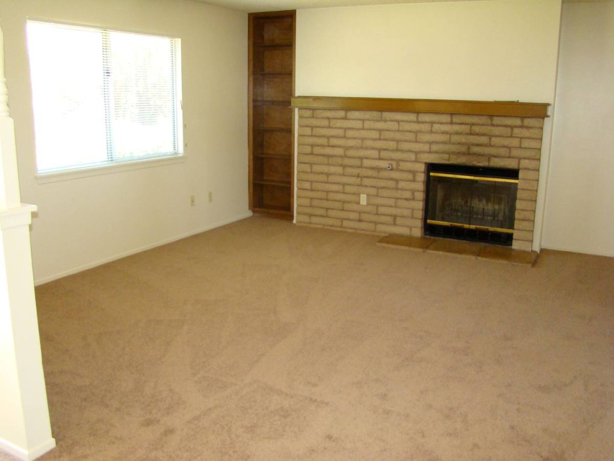 Apartment for rent at 15554 Bear Valley Rd, Victorville, CA 92395