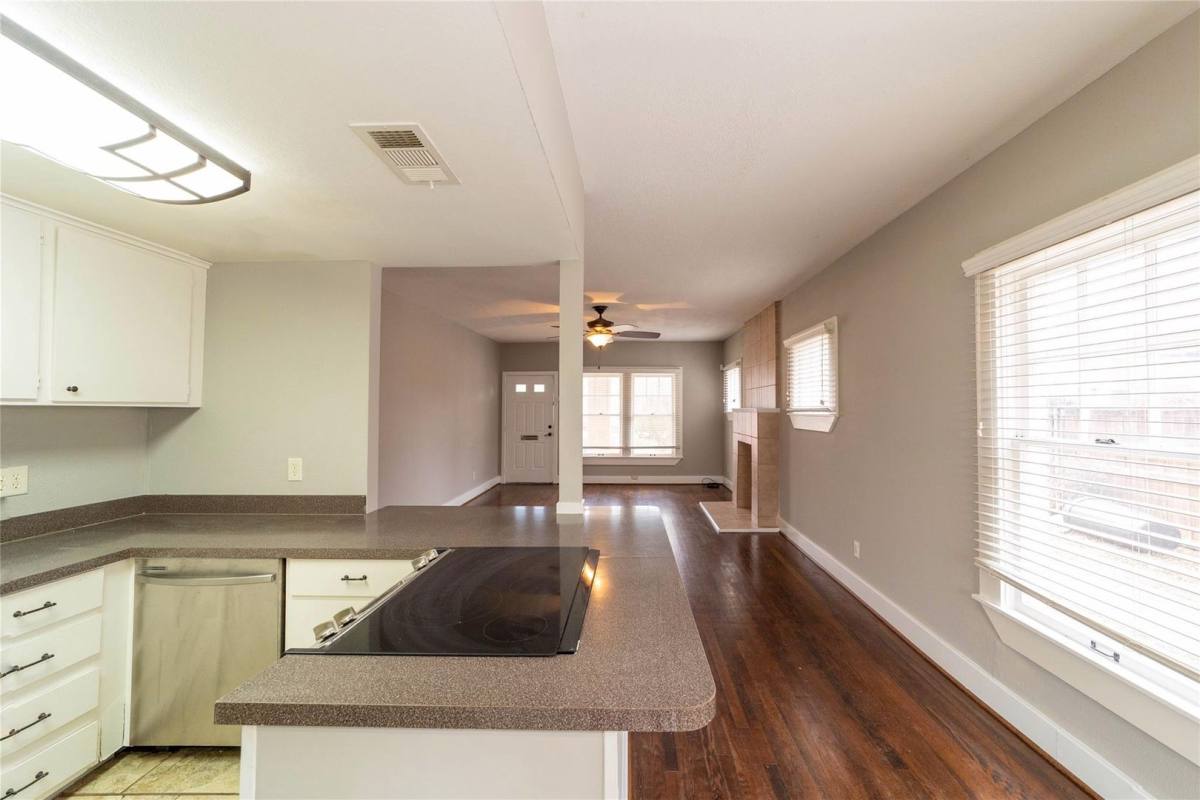 Apartment for rent at 2226 W Rosedale St S, Fort Worth, TX 76110