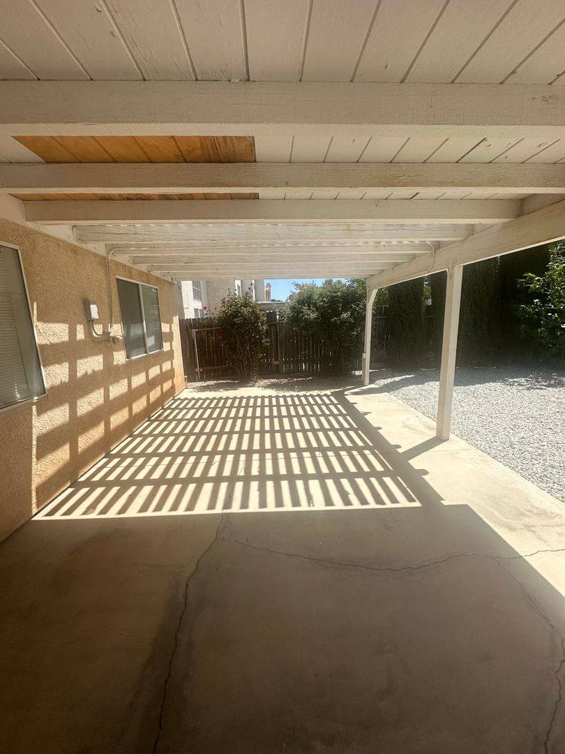 House for rent at 14333 La Crescenta Ave, Victorville, CA 92392