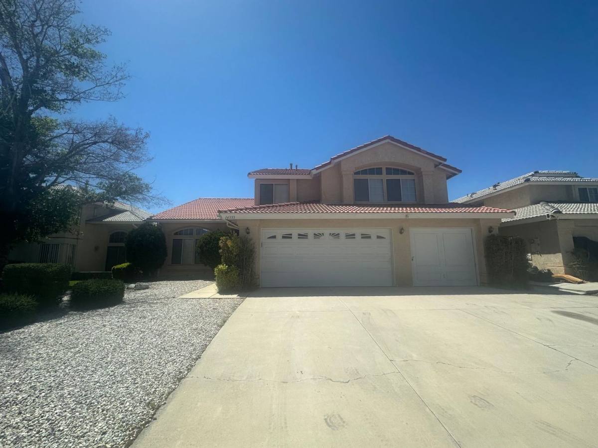 House for rent at 14333 La Crescenta Ave, Victorville, CA 92392