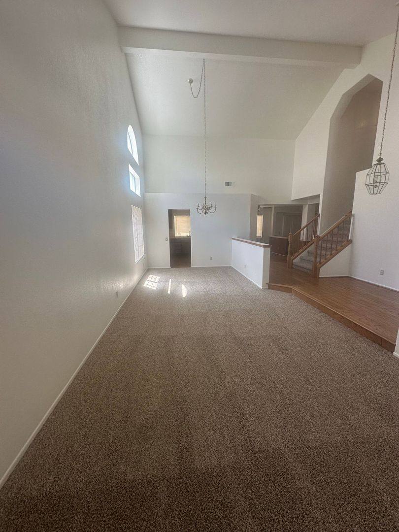 House for rent at 14333 La Crescenta Ave, Victorville, CA 92392