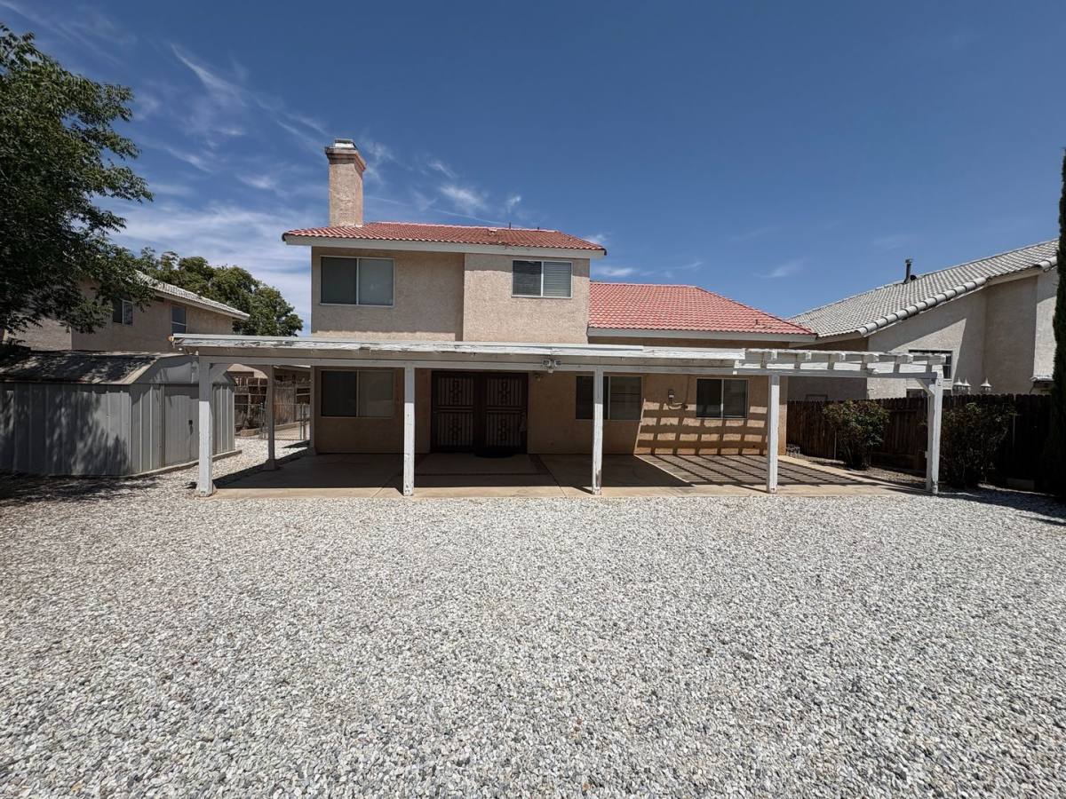 House for rent at 14333 La Crescenta Ave, Victorville, CA 92392
