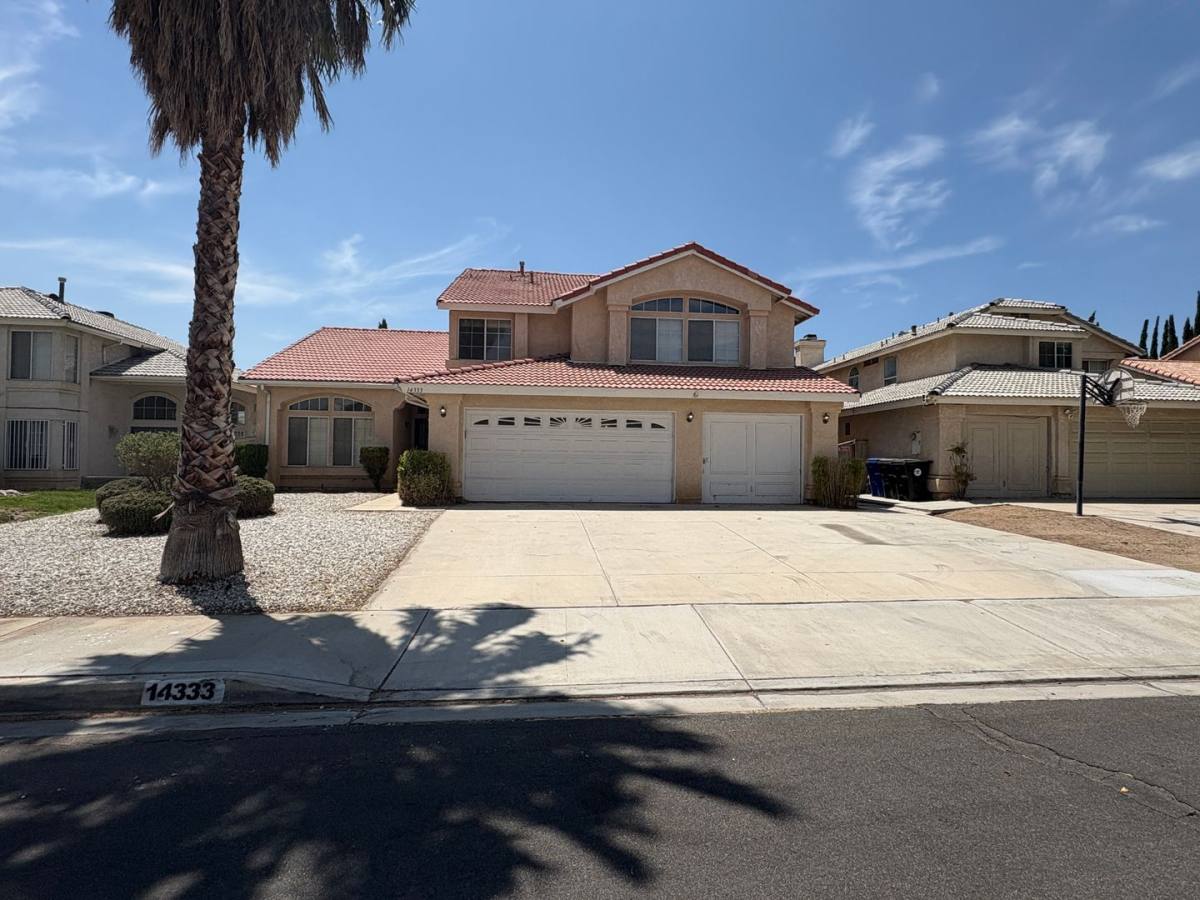 House for rent at 14333 La Crescenta Ave, Victorville, CA 92392
