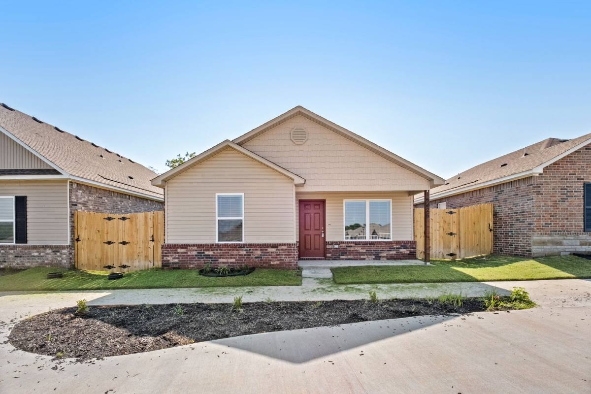 House for rent at 2476 N Raven Lane, Fayetteville, AR 72704