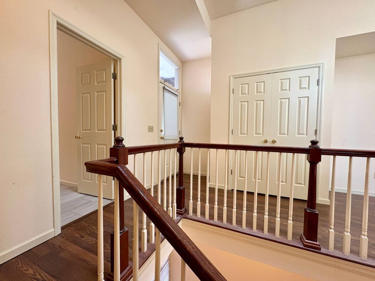 Apartment for rent at 2406 S 10th St, Saint Louis, MO 63104