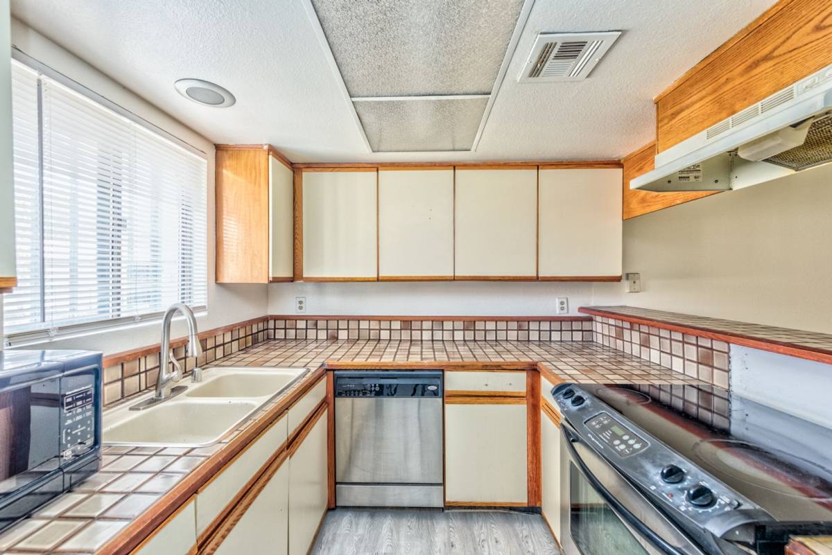Condo for rent at 2080 Karen Ave, Las Vegas, NV 89169