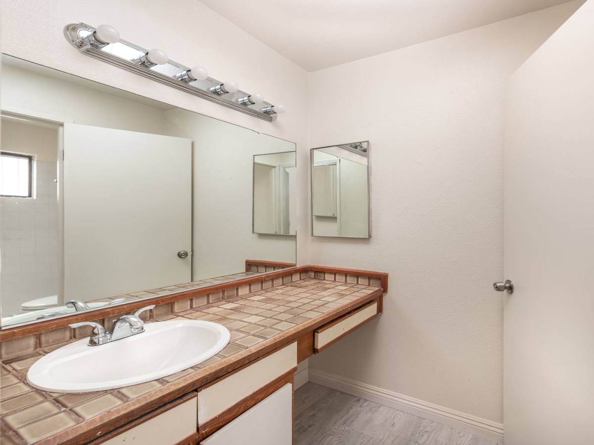 Condo for rent at 2080 Karen Ave, Las Vegas, NV 89169