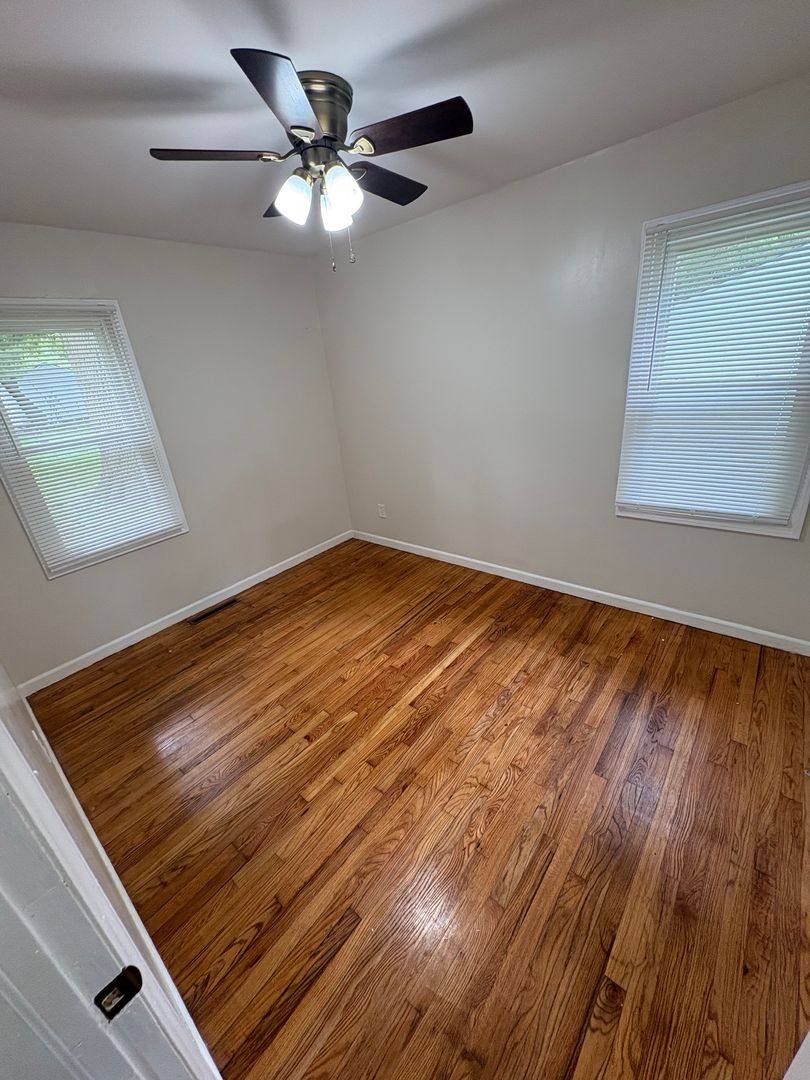 House for rent at 5517 Willow Ave, Kansas City, MO 64133