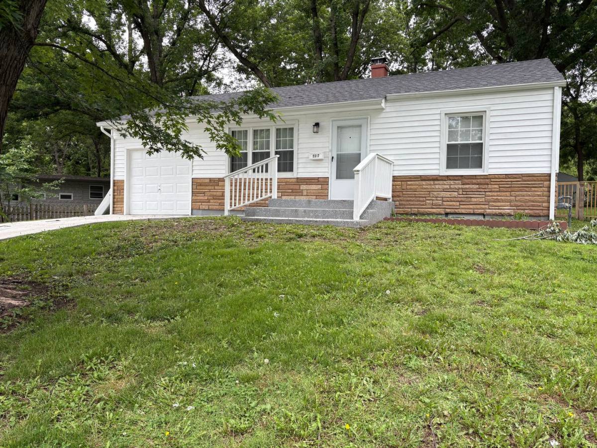House for rent at 5517 Willow Ave, Kansas City, MO 64133