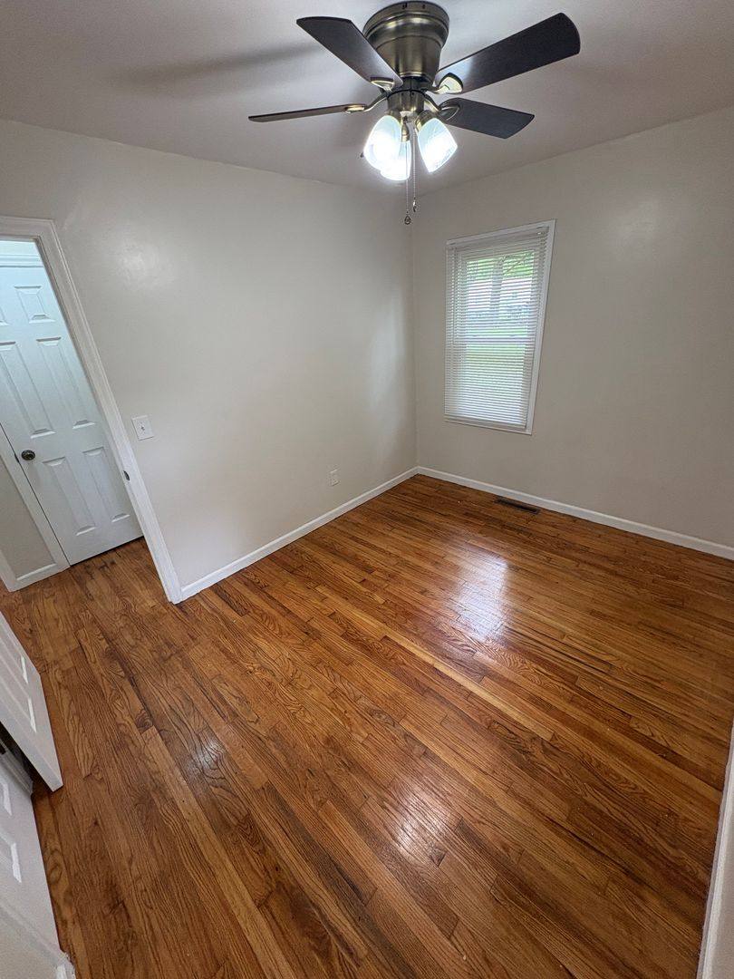 House for rent at 5517 Willow Ave, Kansas City, MO 64133