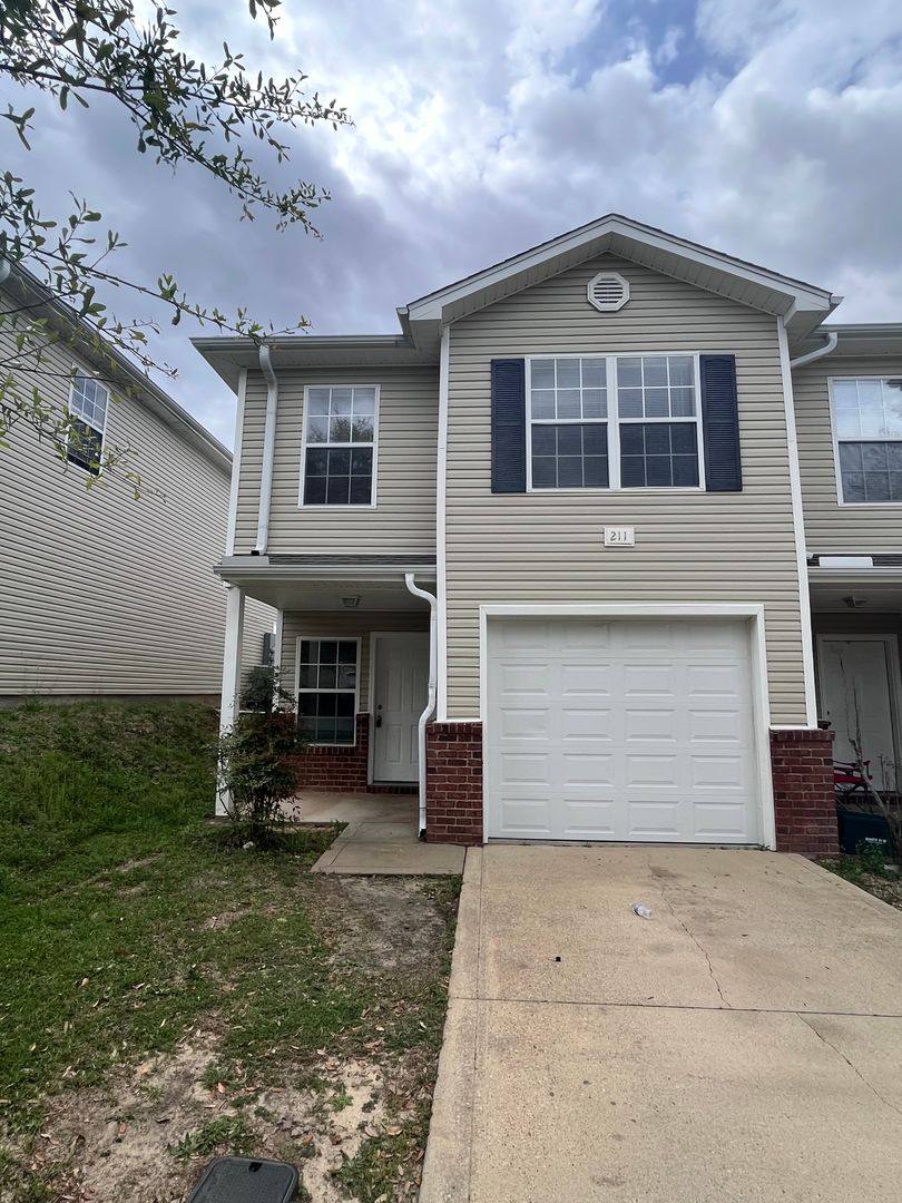 Townhouse for rent at 211 Johnson Court, Crestview, FL 32536