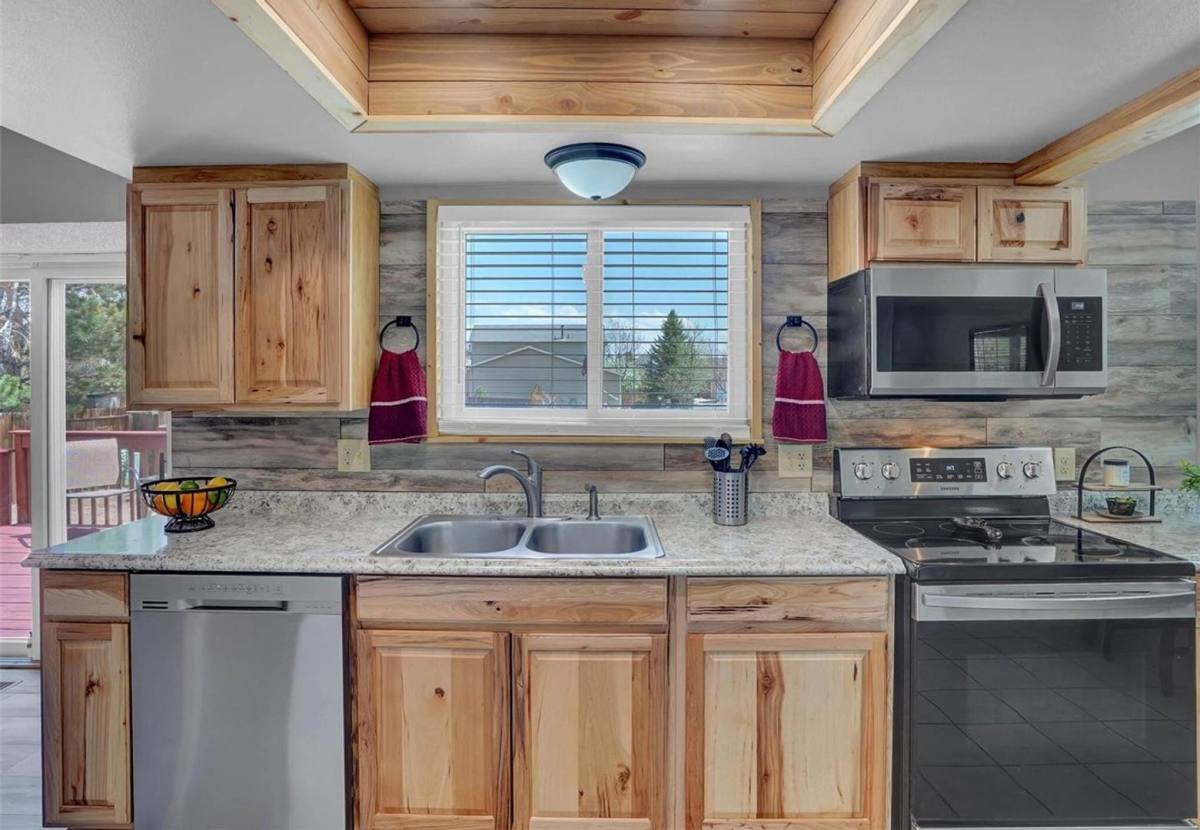 House for rent at 7655 Hickorywood Dr, Colorado Springs, CO 80920