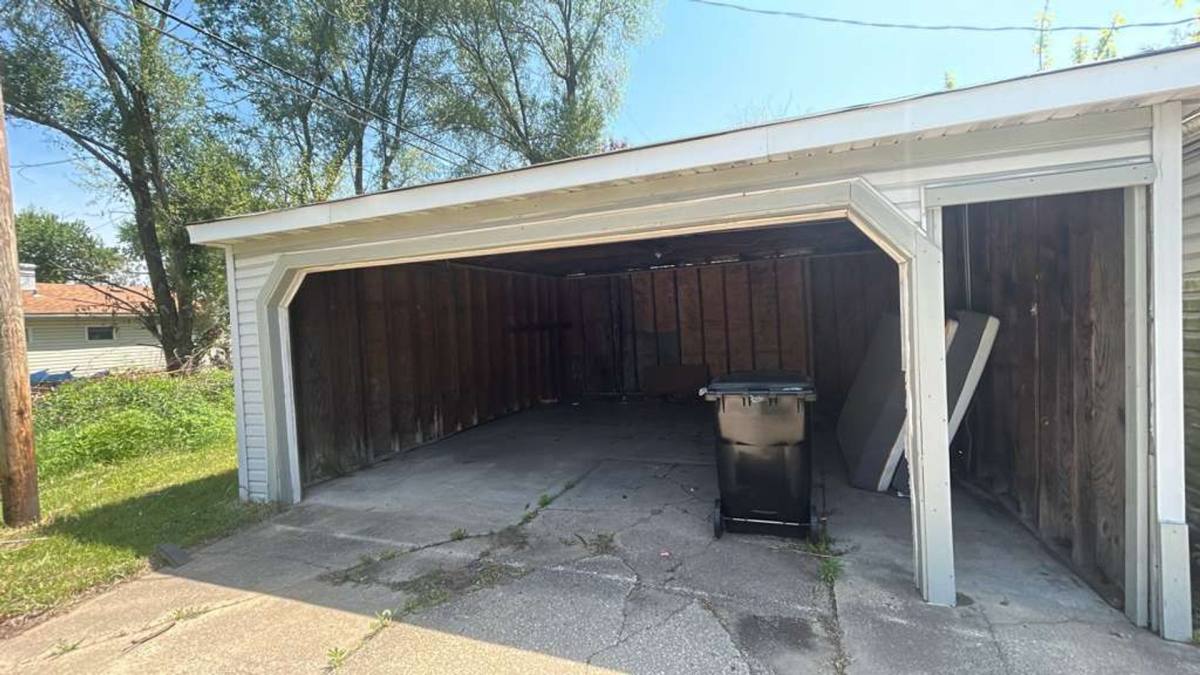 House for rent at 4040 W 23rd Ave, Gary, IN 46404