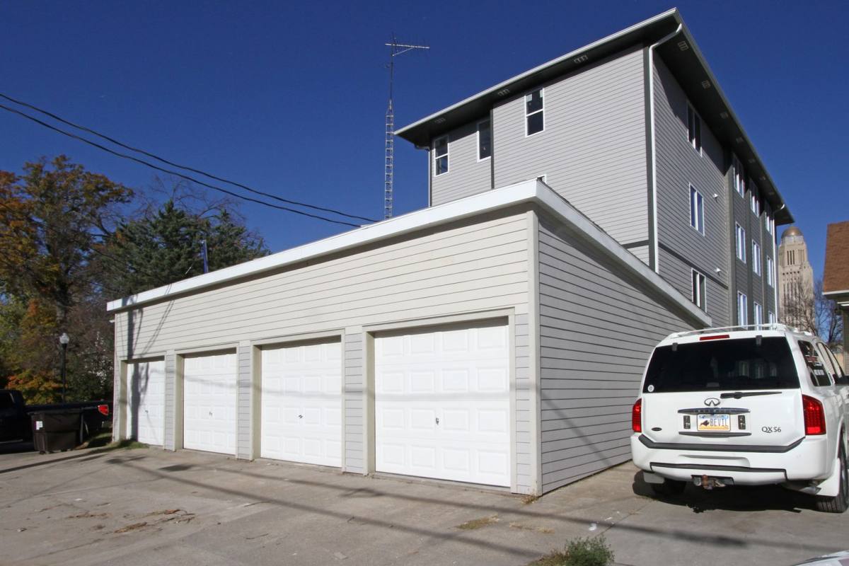 Apartment for rent at 1515 F St, Lincoln, NE 68508