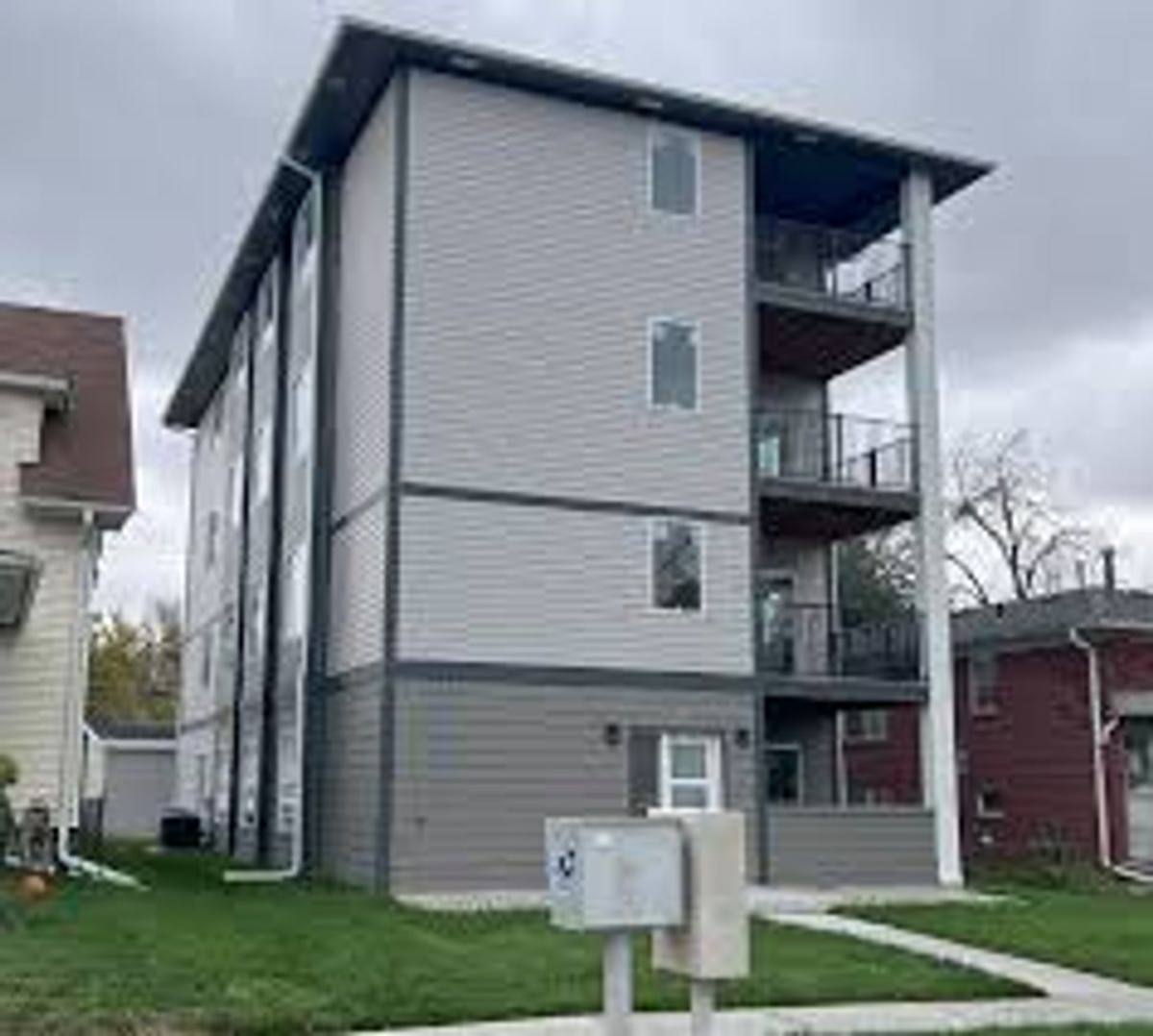 Apartment for rent at 1515 F St, Lincoln, NE 68508