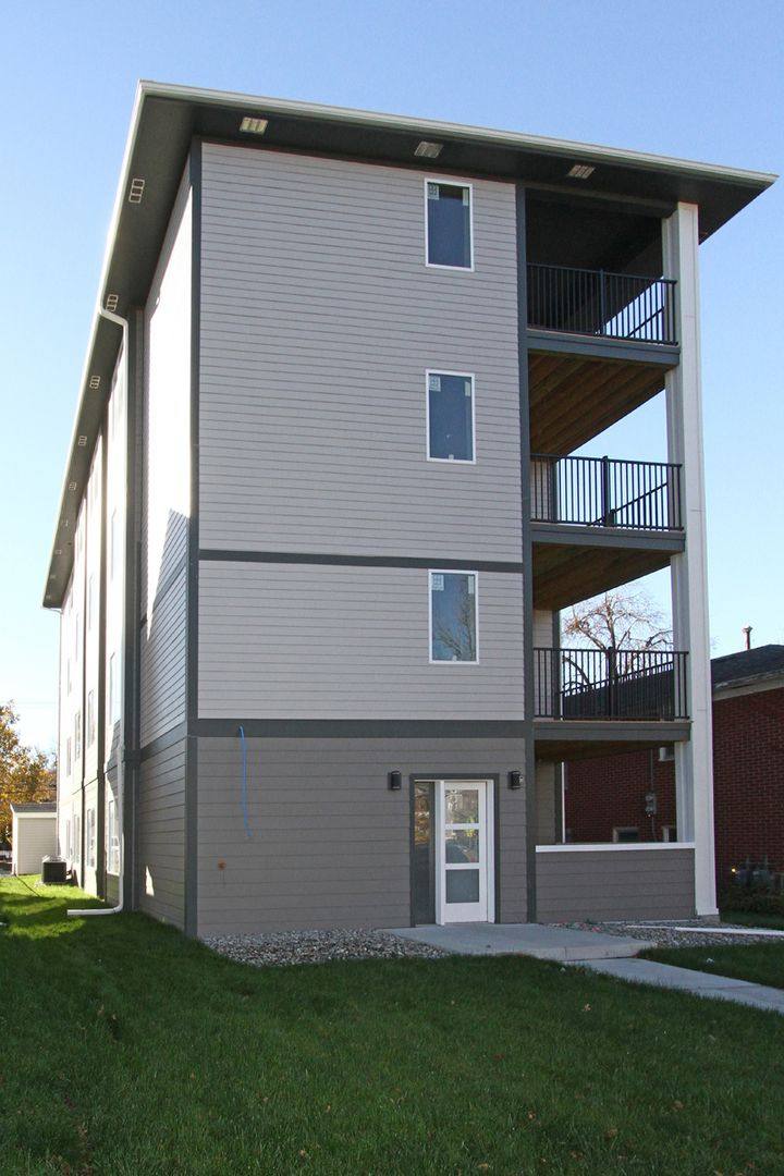 Apartment for rent at 1515 F St, Lincoln, NE 68508