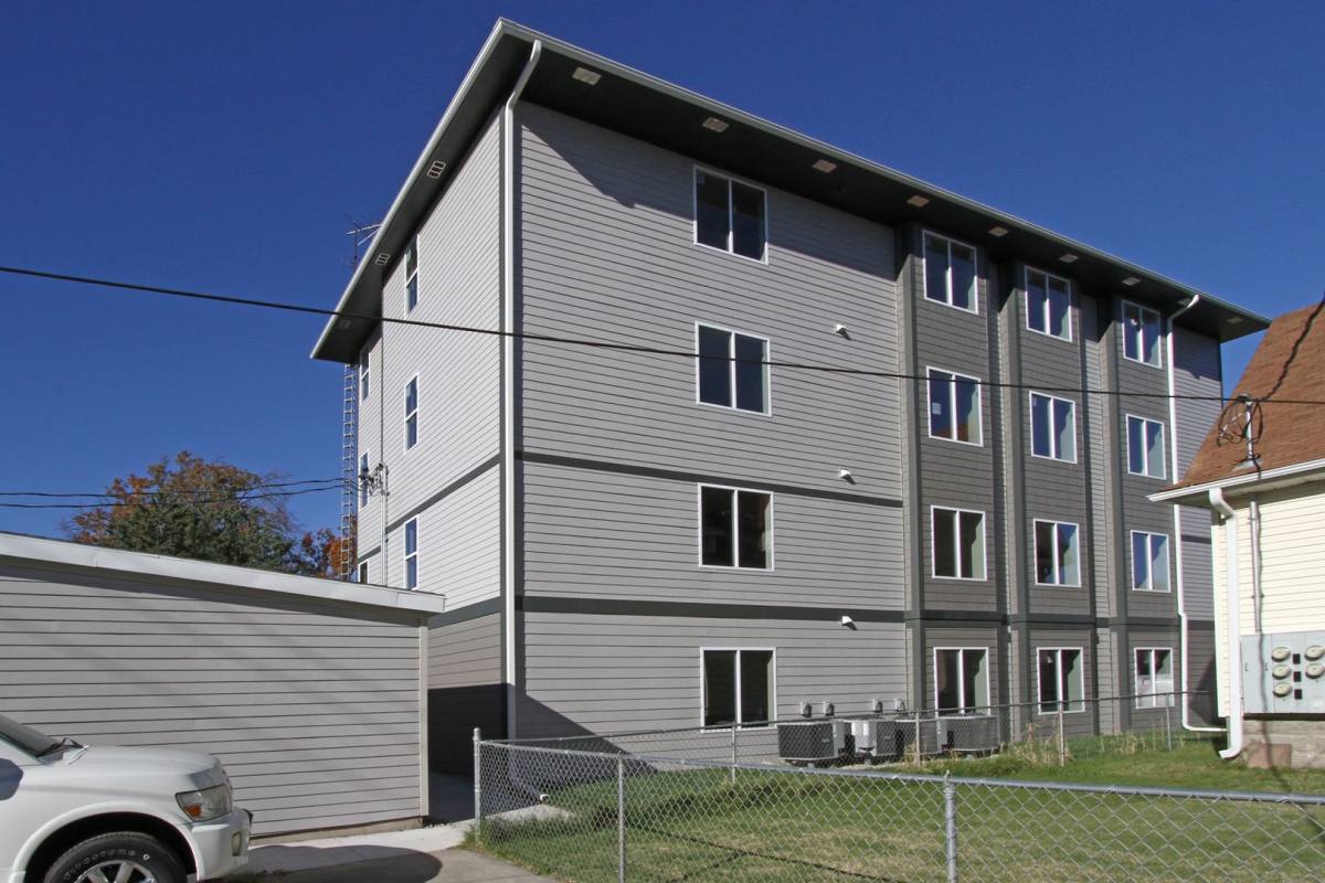 Apartment for rent at 1515 F St, Lincoln, NE 68508