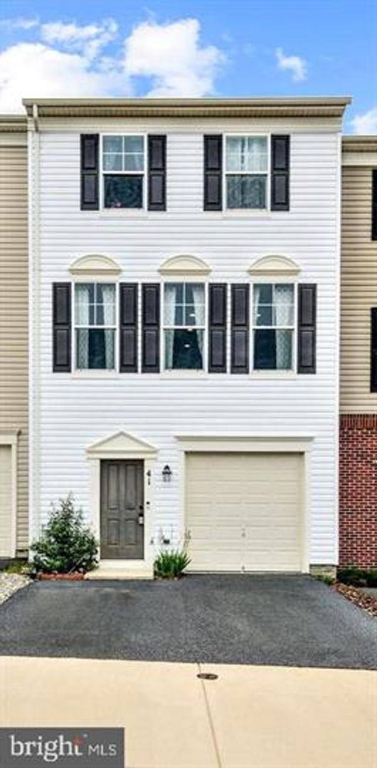 Townhouse for rent at 41 Rapidan Dr, Stafford, VA 22556