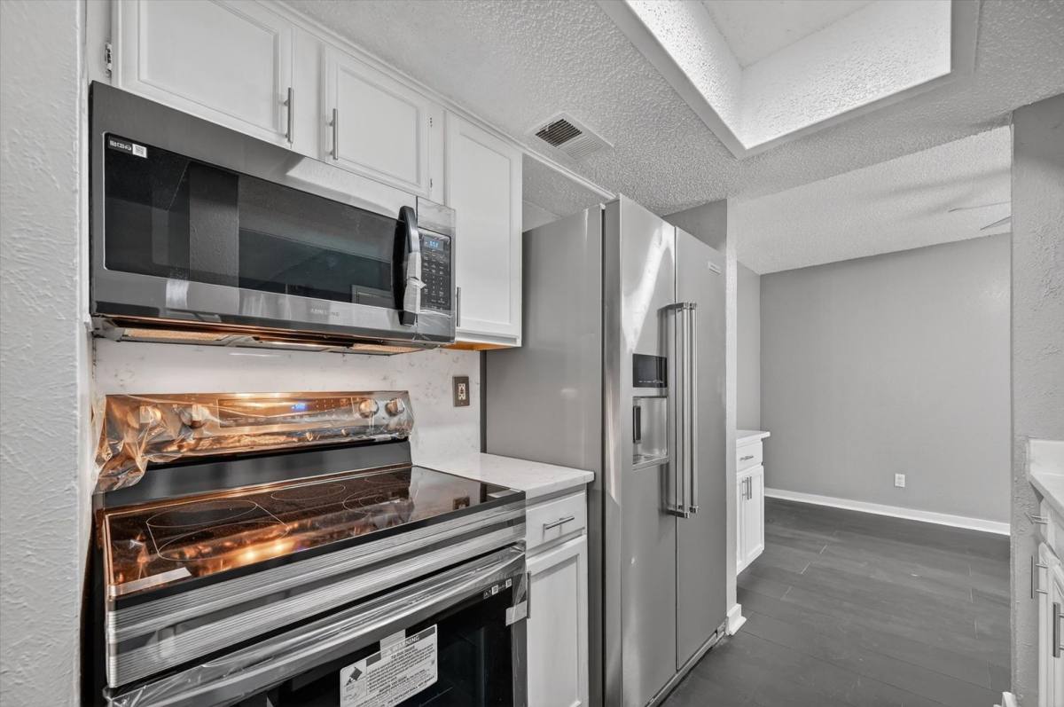 Condo for rent at 9170 Forest Lane, Dallas, TX 75243