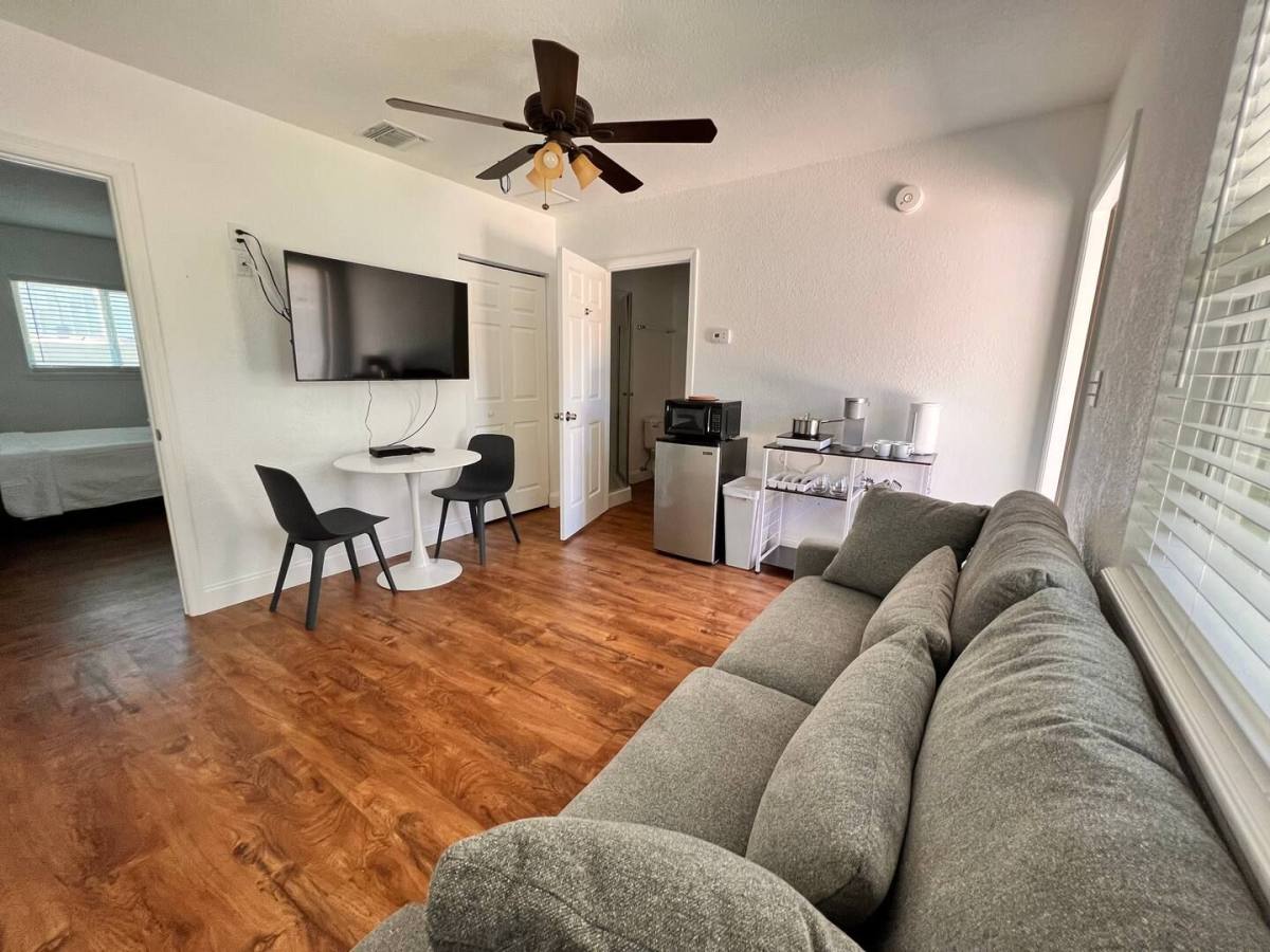 Apartment for rent at 310 24th Ave N, Saint Petersburg, FL 33704