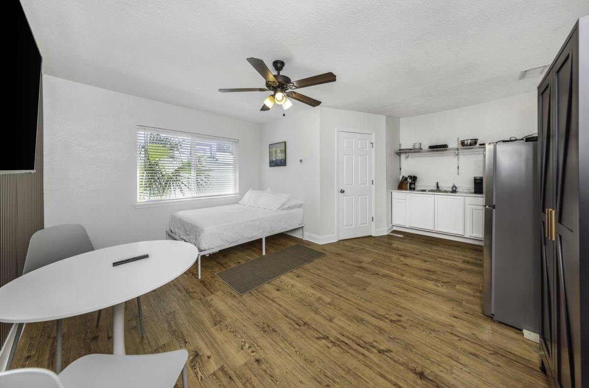 Apartment for rent at 310 24th Ave N, Saint Petersburg, FL 33704
