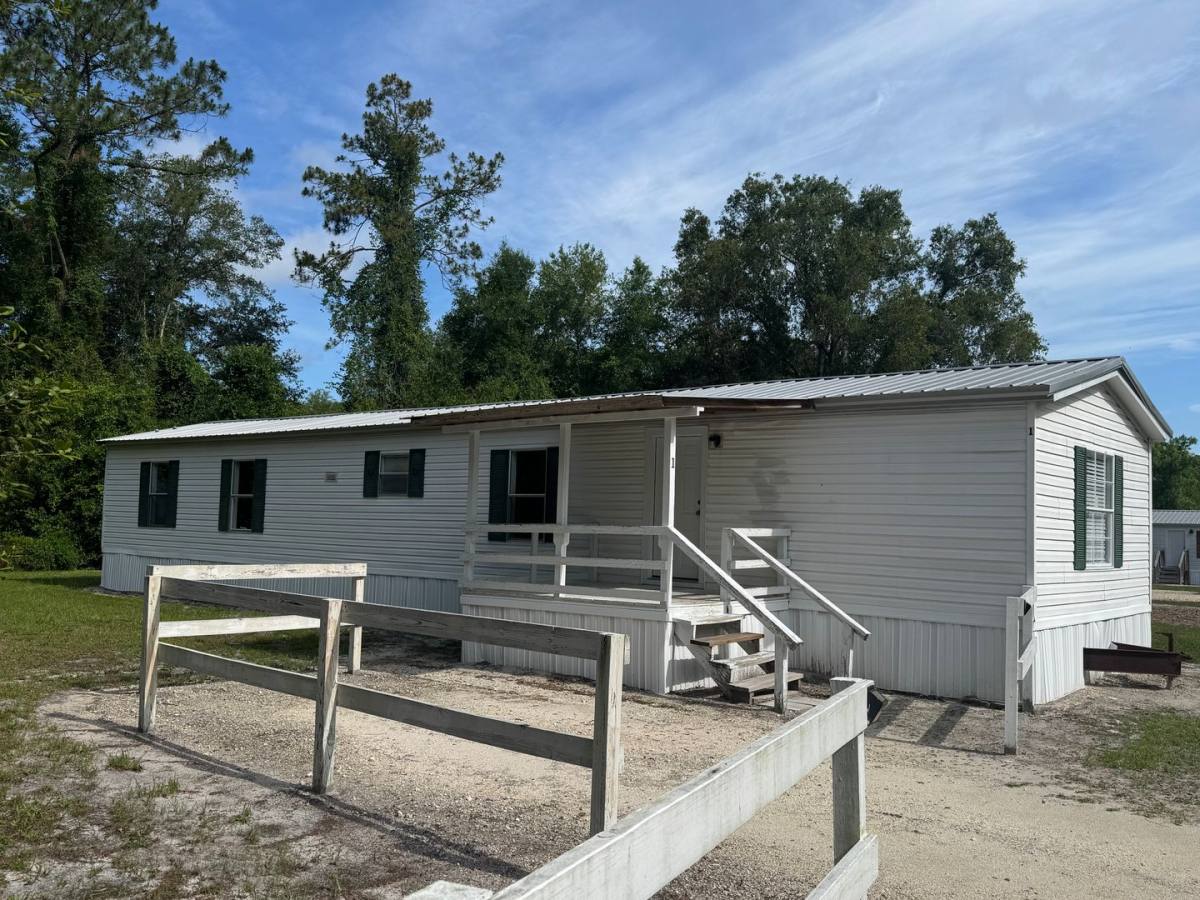 Apartment for rent at 154 NW Alpata Court, Lake City, FL 32055
