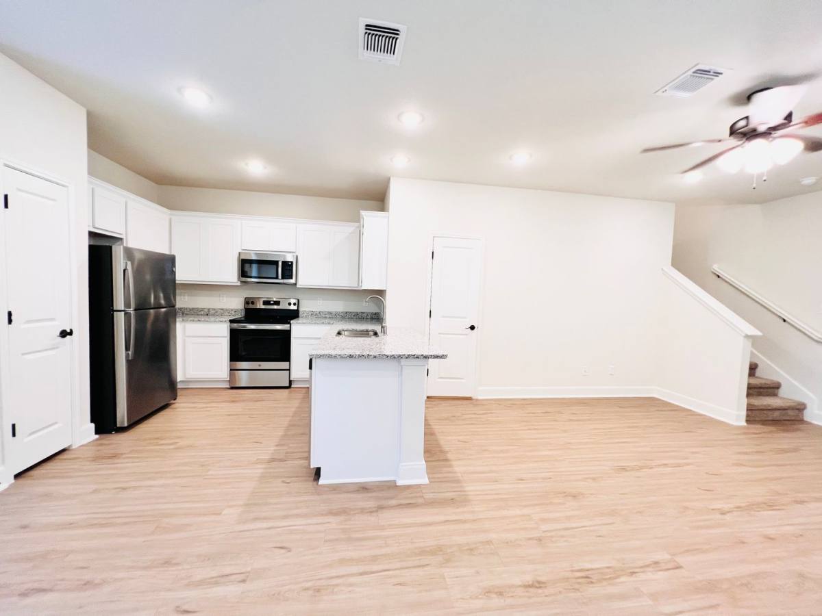 Townhouse for rent at 10322 Lynwood Village, San Antonio, TX 78245