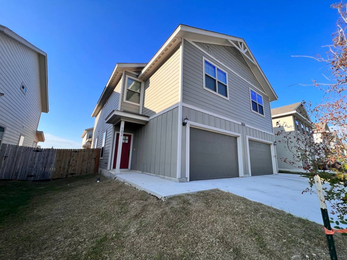 Townhouse for rent at 10322 Lynwood Village, San Antonio, TX 78245